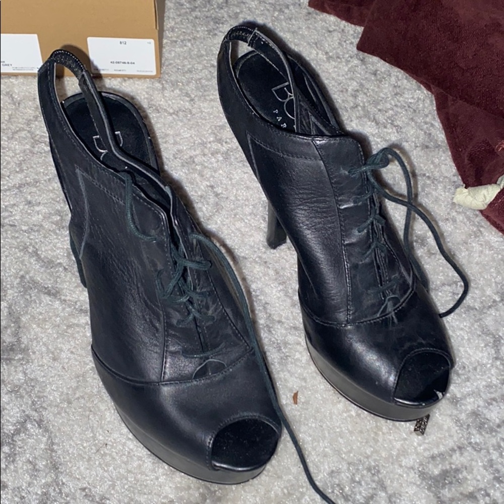 Bcbg leather heel
